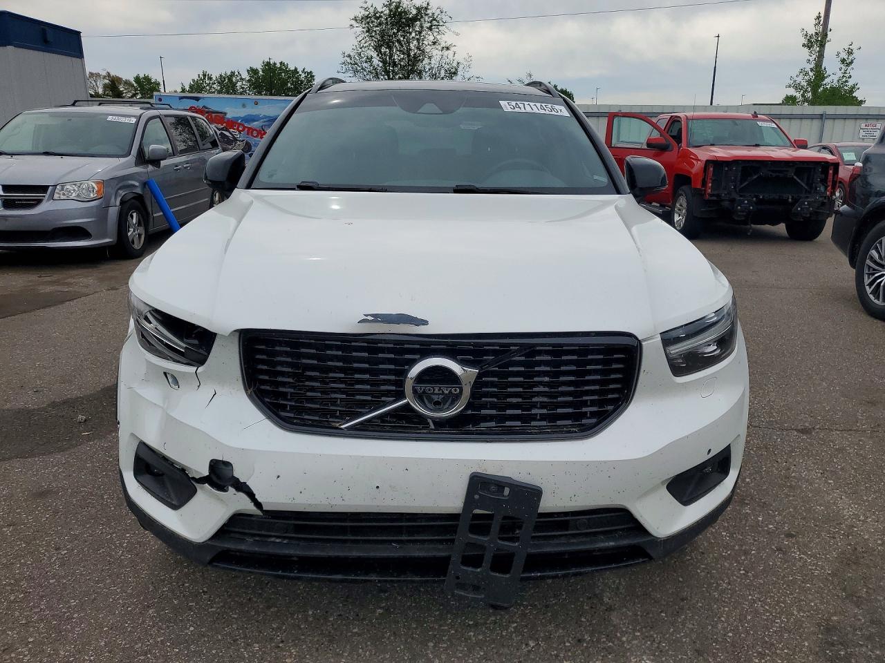 2020 VOLVO XC40 R-Design