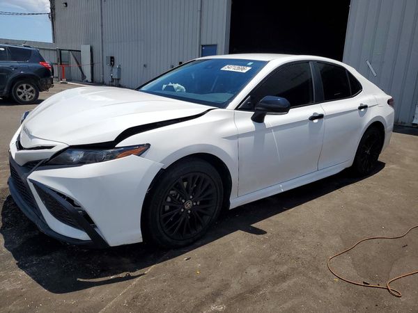 2021 TOYOTA CAMRY SE + Convenient Pkg