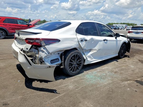 2021 TOYOTA CAMRY SE + Convenient Pkg