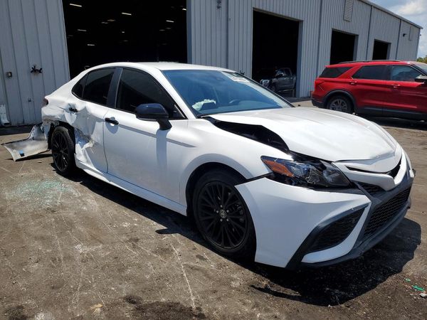 2021 TOYOTA CAMRY SE + Convenient Pkg