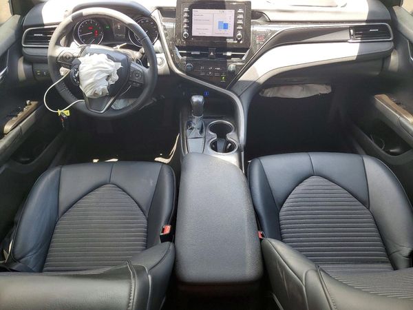 2021 TOYOTA CAMRY SE + Convenient Pkg