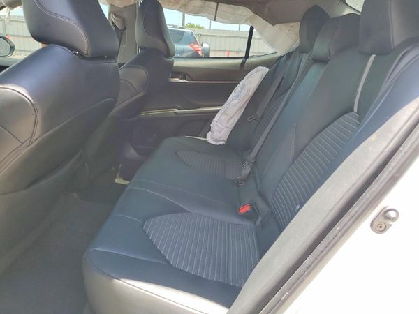2021 TOYOTA CAMRY SE + Convenient Pkg