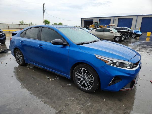 2022 KIA FORTE GT Line