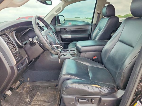 2019 TOYOTA SEQUOIA SR5 grade
