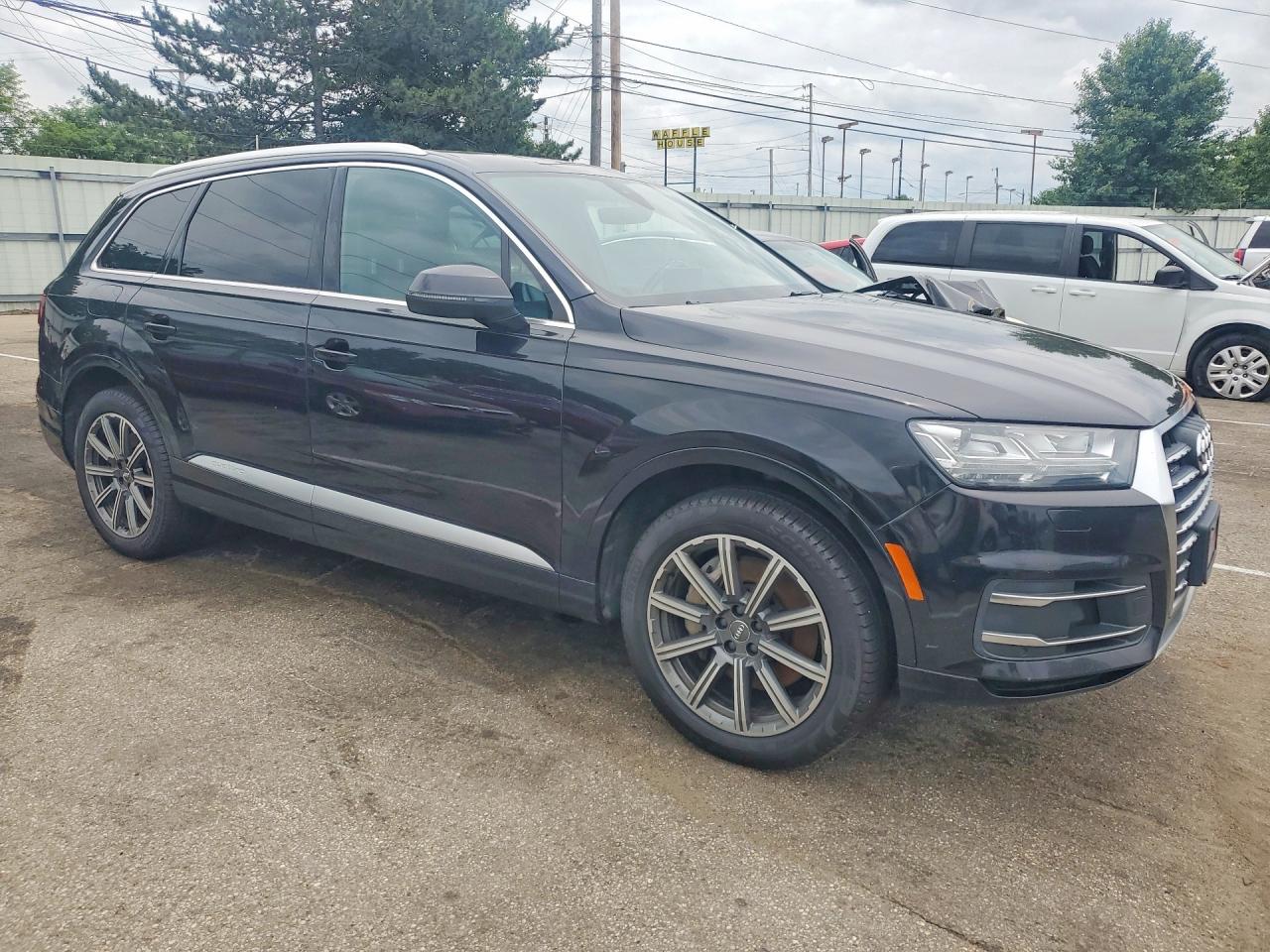 2017 AUDI Q7 quattro Premium Plus