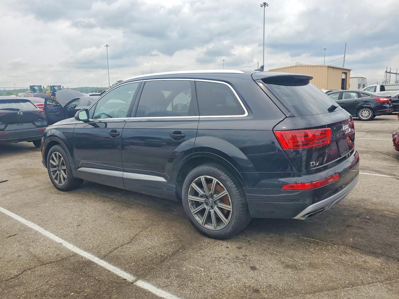 2017 AUDI Q7 quattro Premium Plus