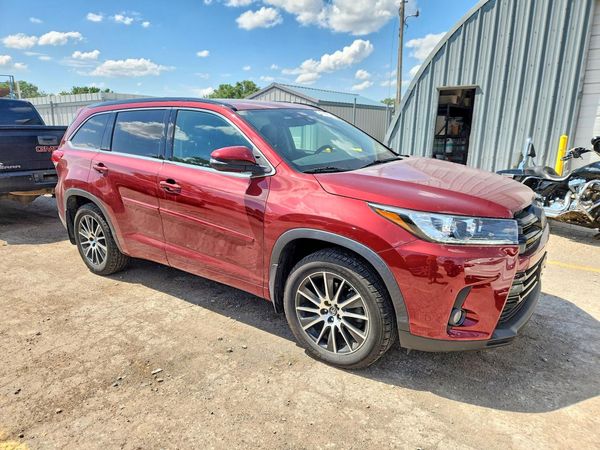 2017 TOYOTA HIGHLANDER SE/XLE