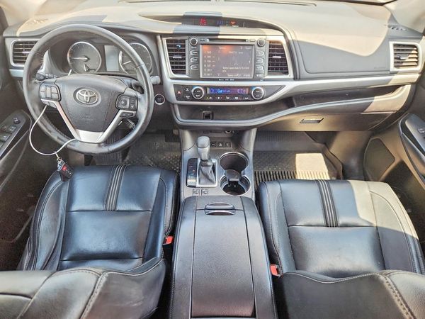 2017 TOYOTA HIGHLANDER SE/XLE
