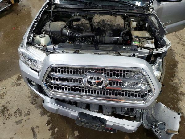 2017 TOYOTA TACOMA