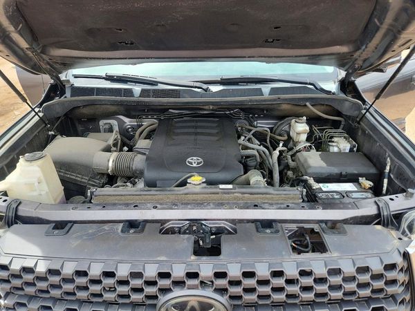 2018 TOYOTA TUNDRA