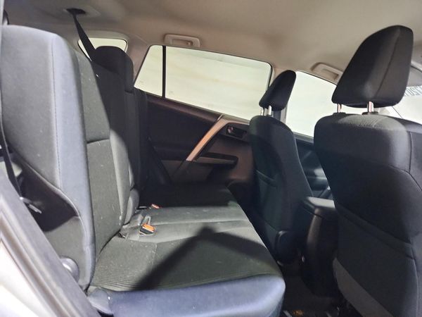 2017 TOYOTA RAV4 LE