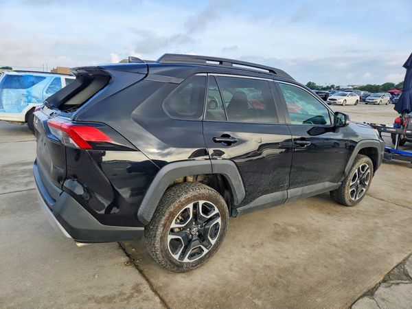 2020 TOYOTA RAV4 Adventure
