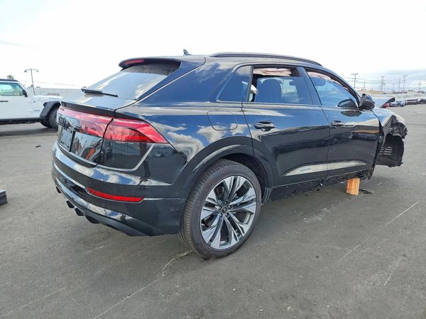 2025 AUDI Q8