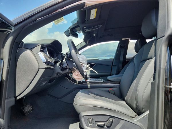 2025 AUDI Q8