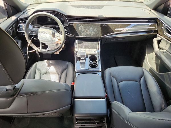 2025 AUDI Q8