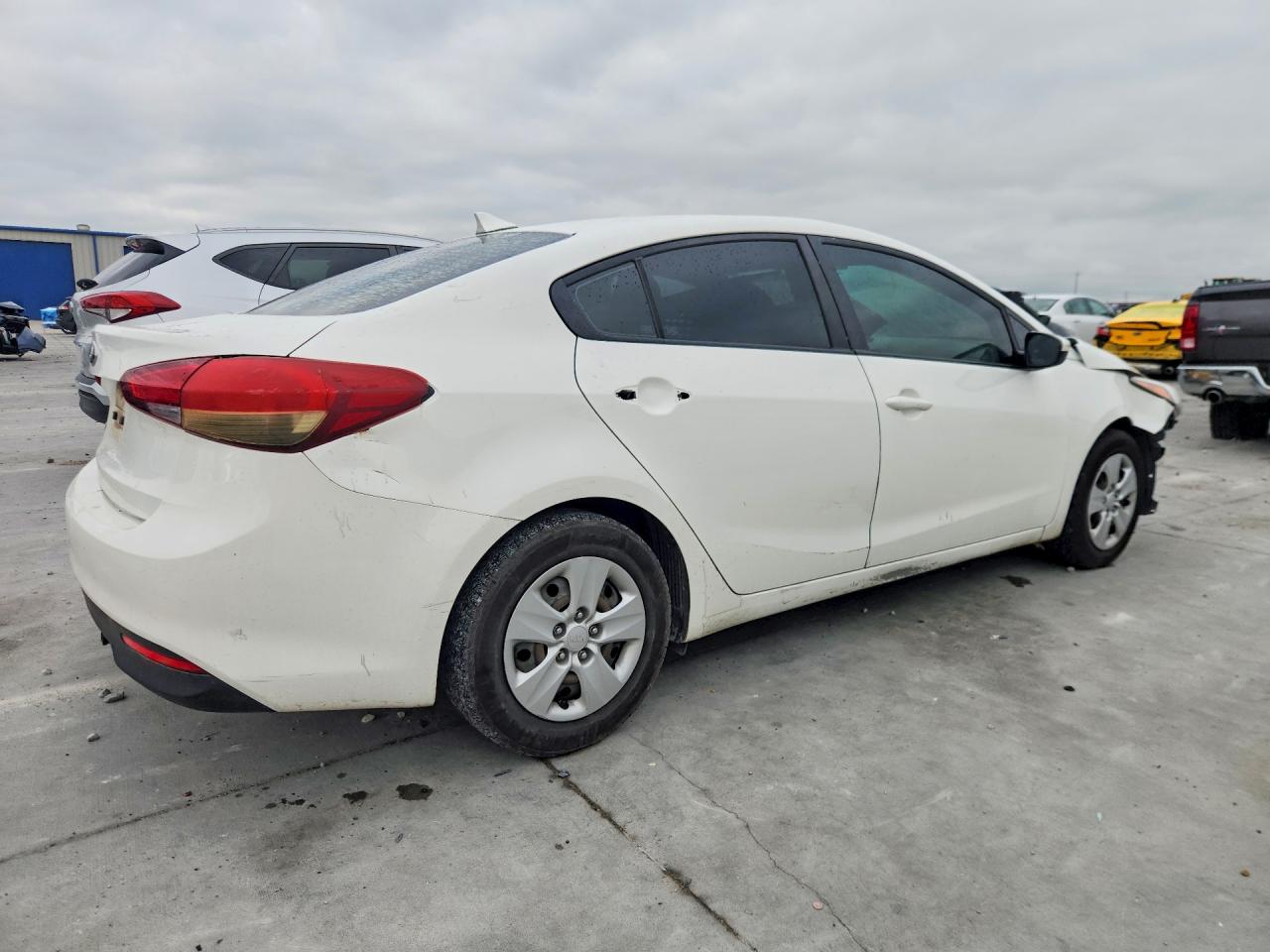 2017 KIA FORTE LX Base