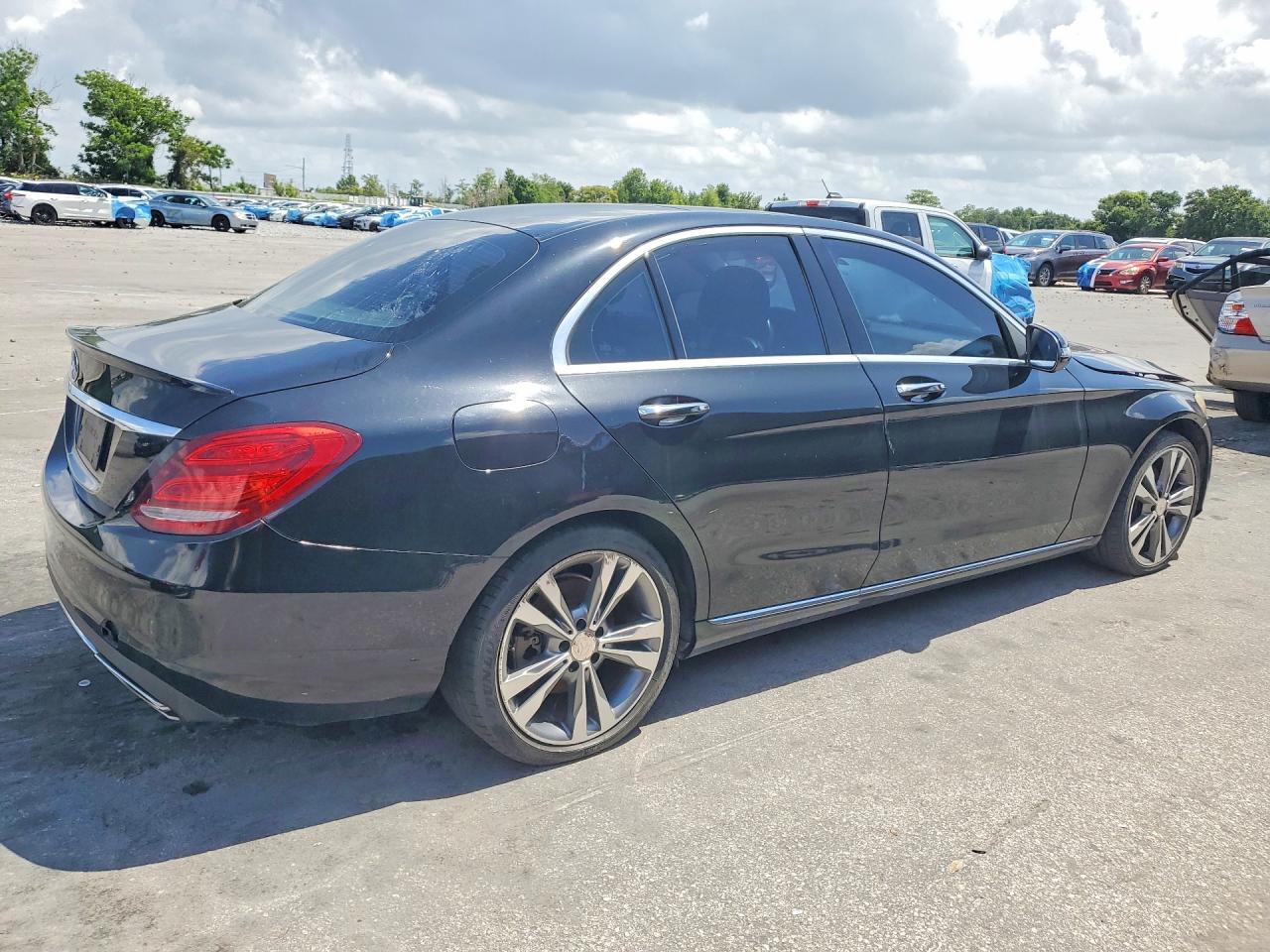 2016 MERCEDES-BENZ C C300