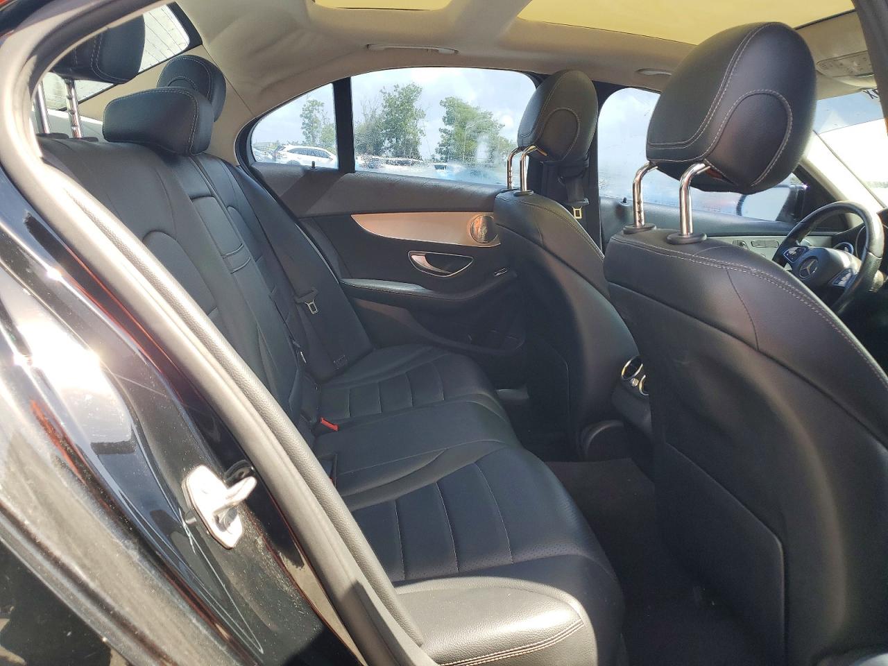 2016 MERCEDES-BENZ C C300