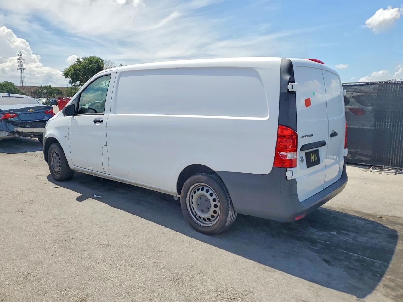 2017 MERCEDES-BENZ METRIS