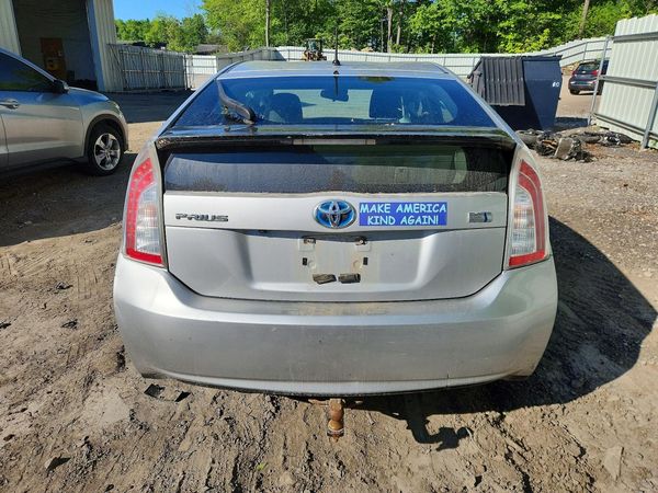 2015 TOYOTA PRIUS — DIRR