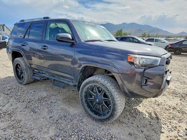 2023 TOYOTA 4RUNNER SR5
