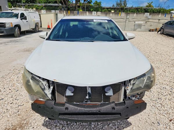 2014 TOYOTA CAMRY