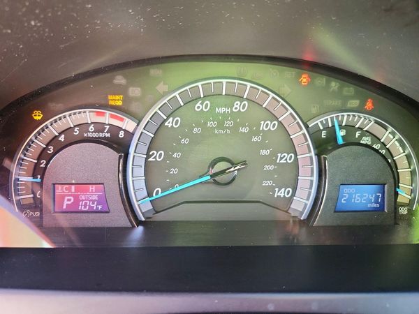 2014 TOYOTA CAMRY