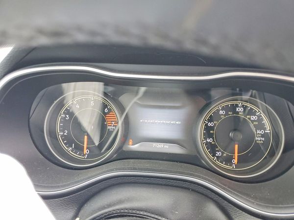 2023 JEEP CHEROKEE ALTITUDE LUX 4X4