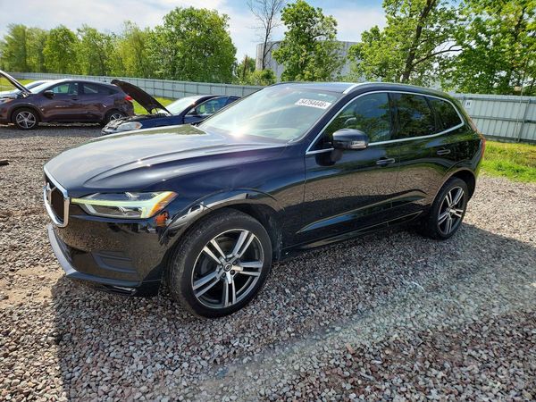 2020 VOLVO XC60 Momentum