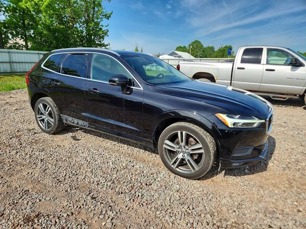 2020 VOLVO XC60 Momentum