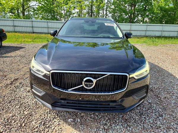 2020 VOLVO XC60 Momentum