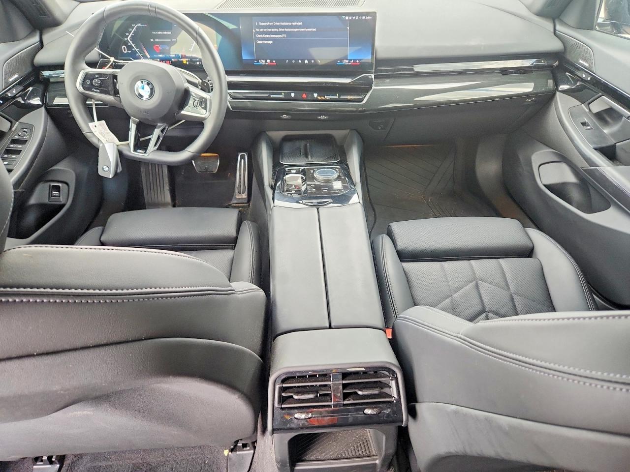 2025 BMW 530