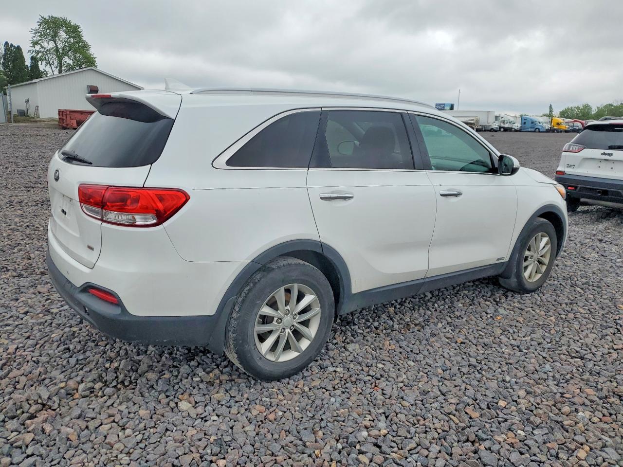 2016 KIA SORENTO L / LX