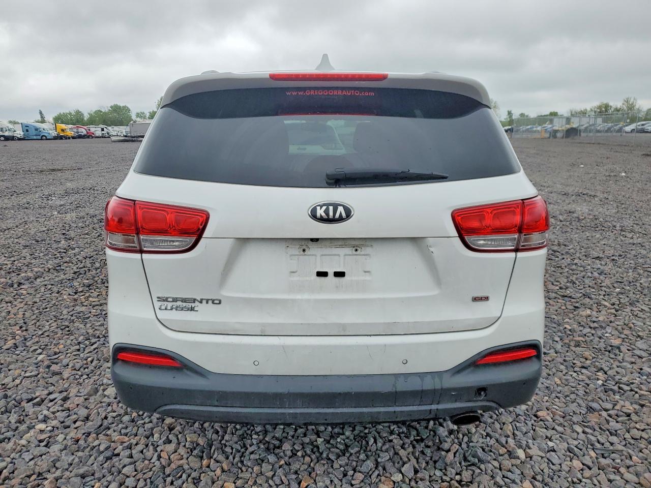 2016 KIA SORENTO L / LX