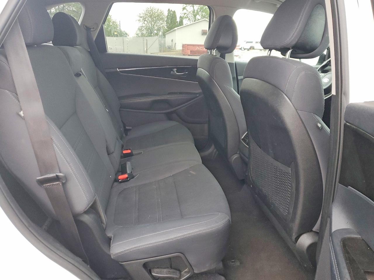 2016 KIA SORENTO L / LX
