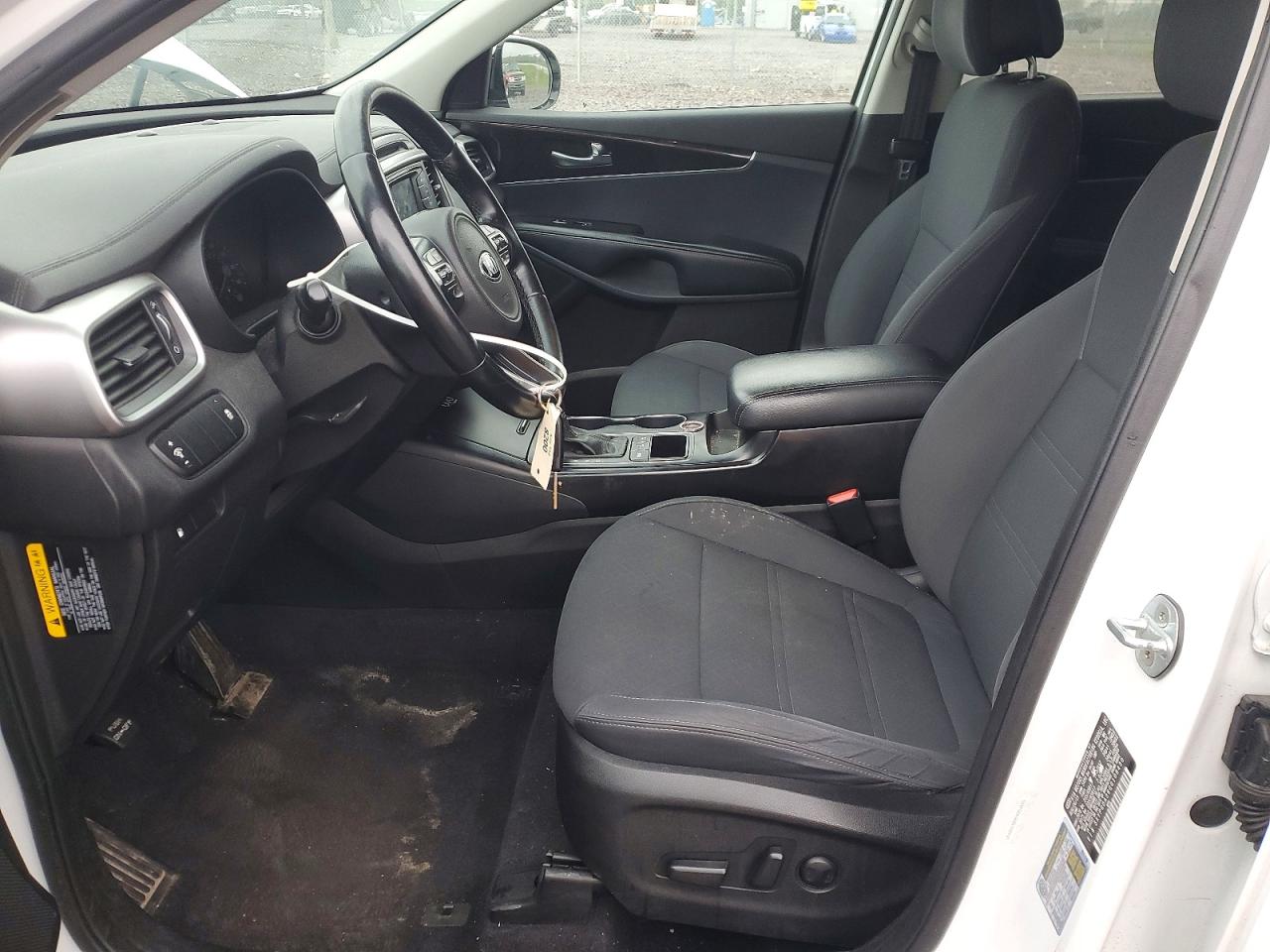2016 KIA SORENTO L / LX