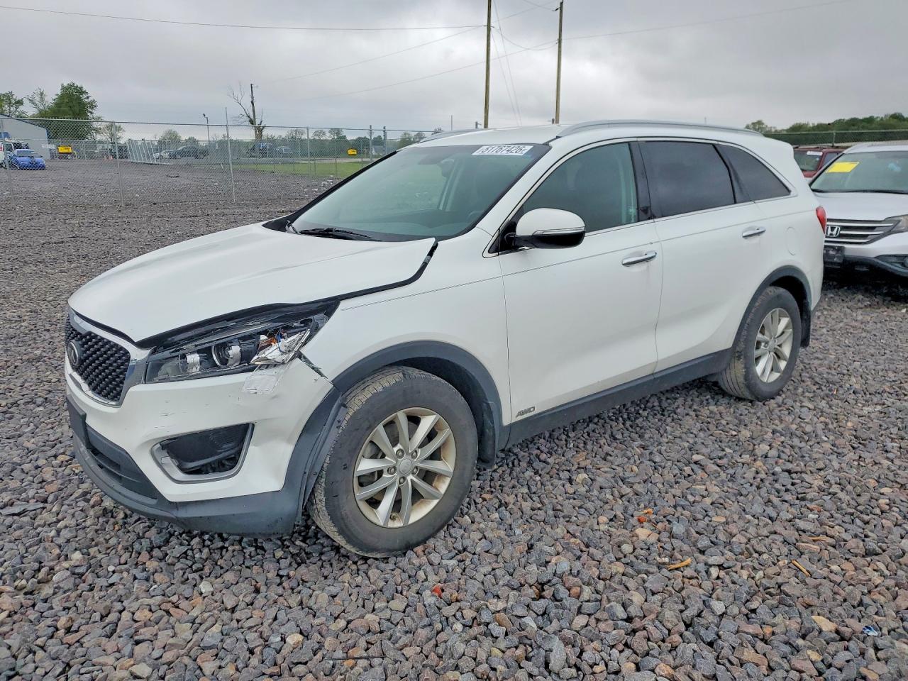 2016 KIA SORENTO L / LX