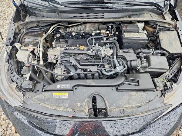 2025 TOYOTA COROLLA LE — Engine bay