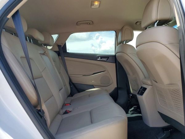 2017 HYUNDAI TUCSON