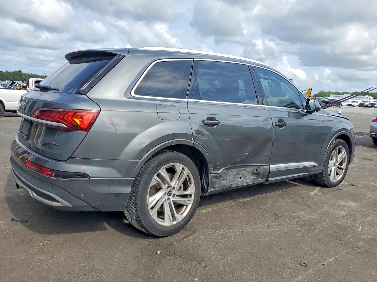 2021 AUDI Q7