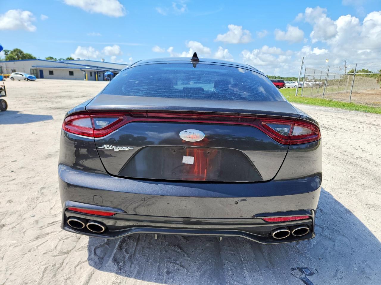 2019 KIA STINGER Premium