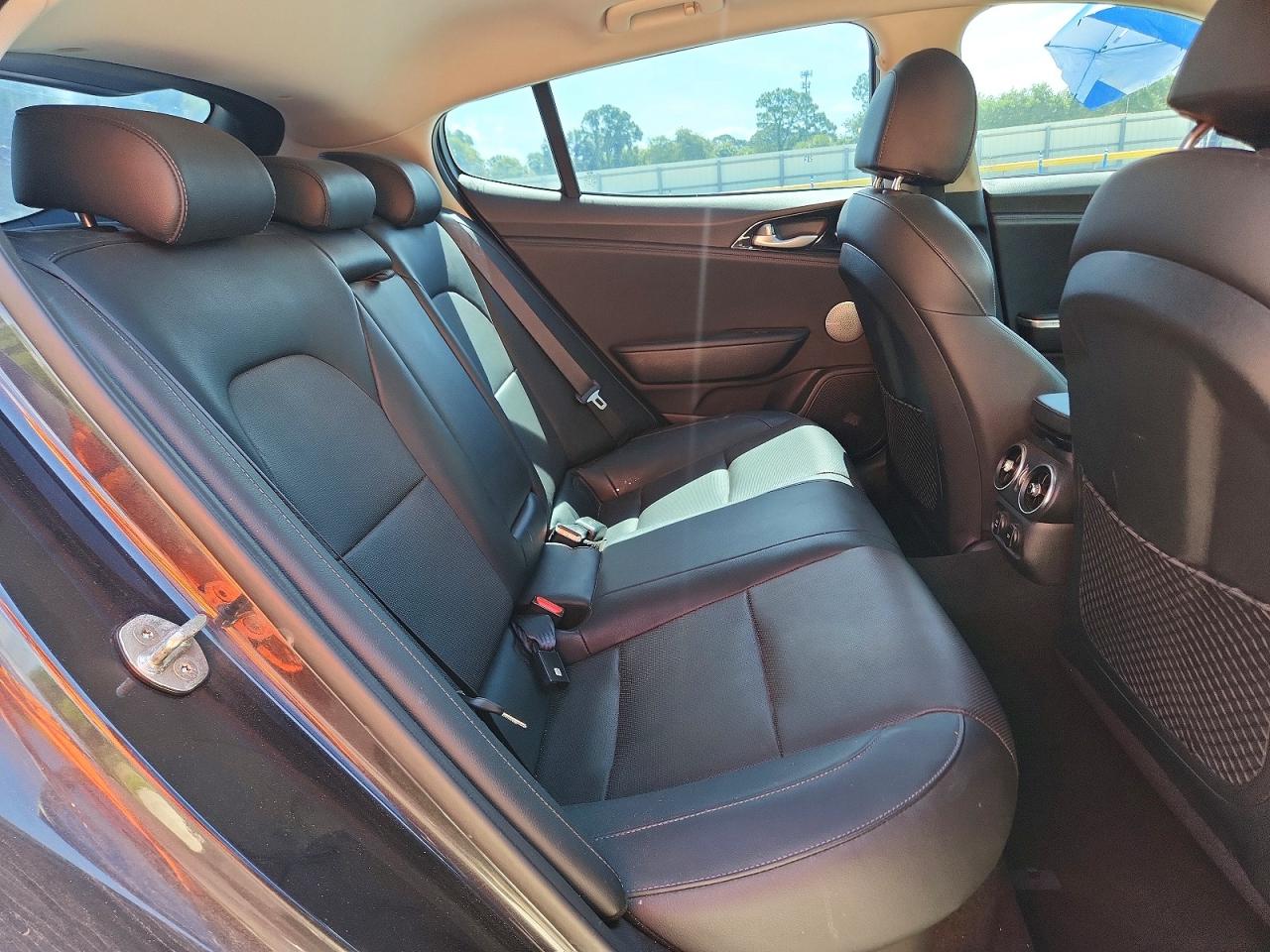 2019 KIA STINGER Premium