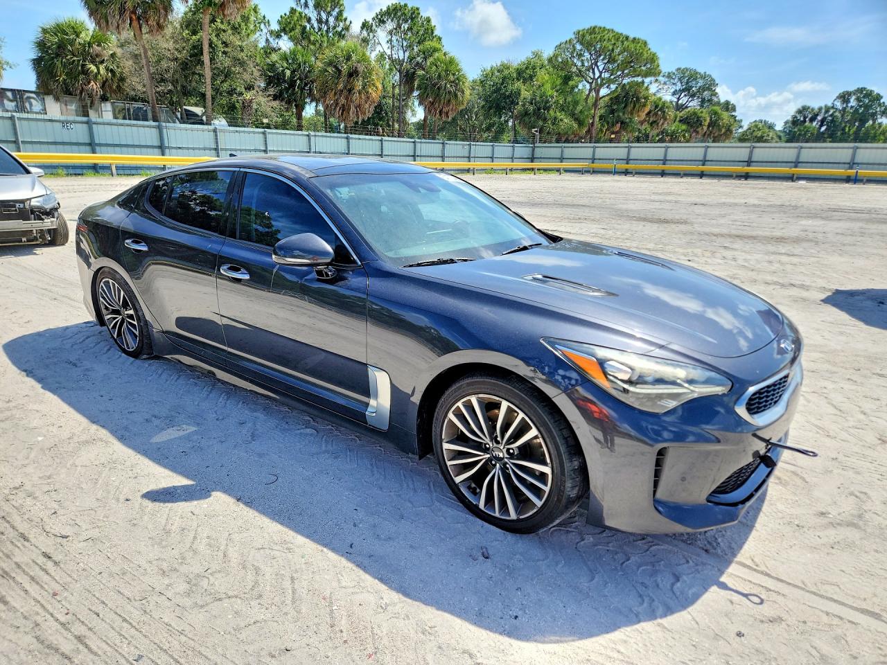 2019 KIA STINGER Premium