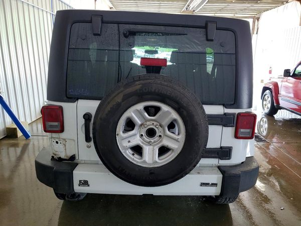 2016 JEEP WRANGLER UNLIMITED SAHARA 4X4 — DIRR