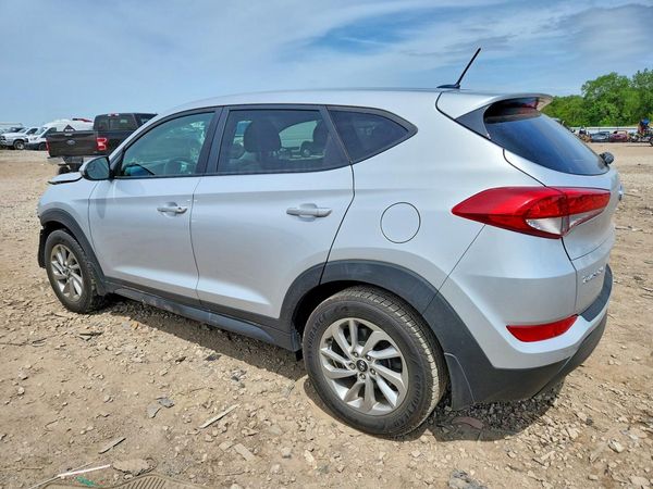 2017 HYUNDAI TUCSON SE (no options)
