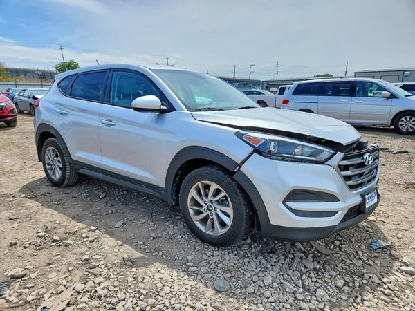 2017 HYUNDAI TUCSON SE (no options)