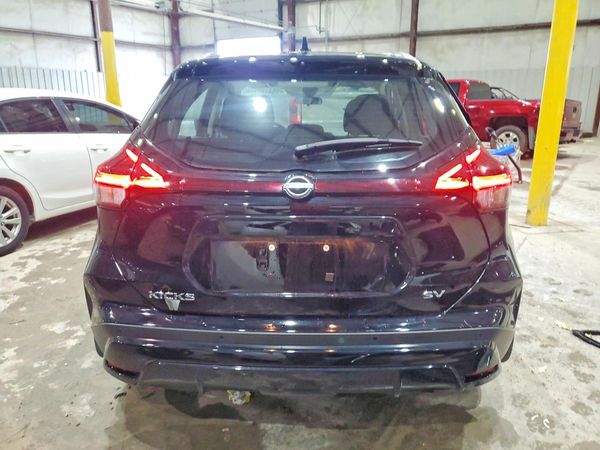 2024 NISSAN KICKS