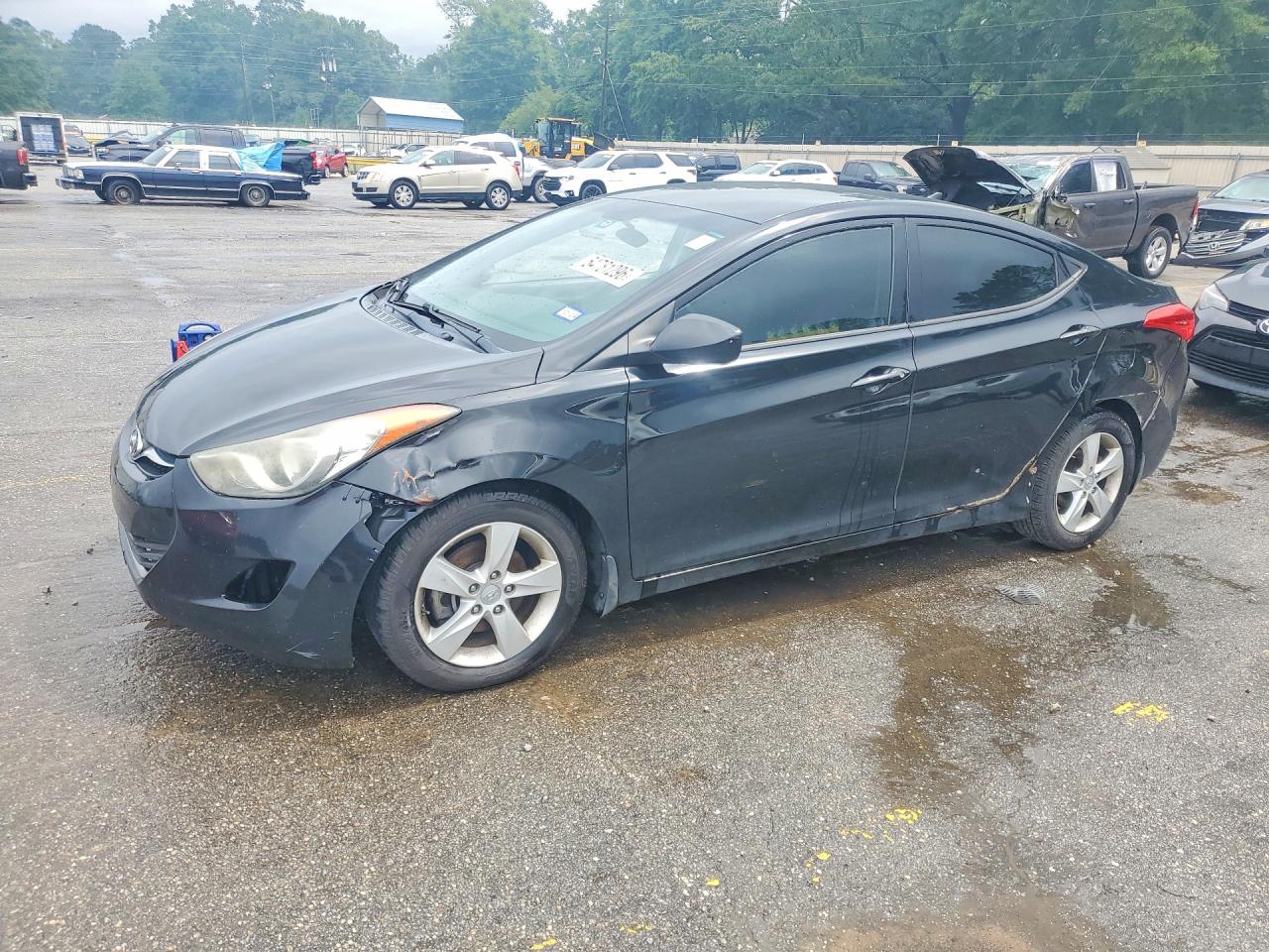 2013 HYUNDAI ELANTRA