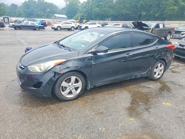 2013 HYUNDAI ELANTRA