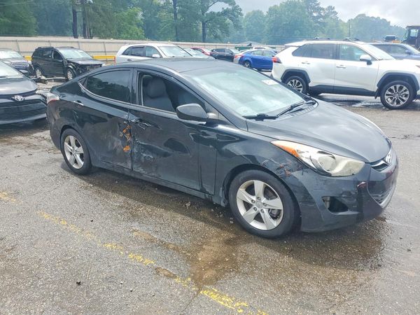 2013 HYUNDAI ELANTRA